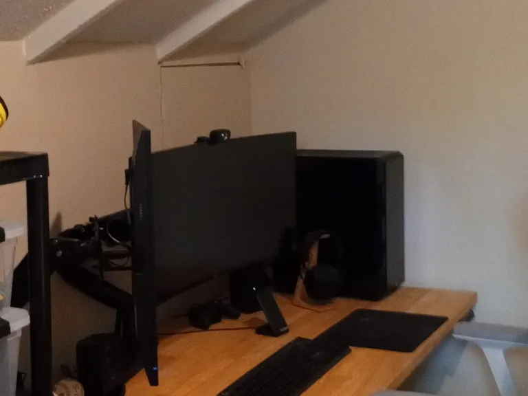Den/office bonus area over garage
