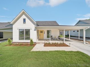 212 S Bluff St #A, Catoosa, OK 74015