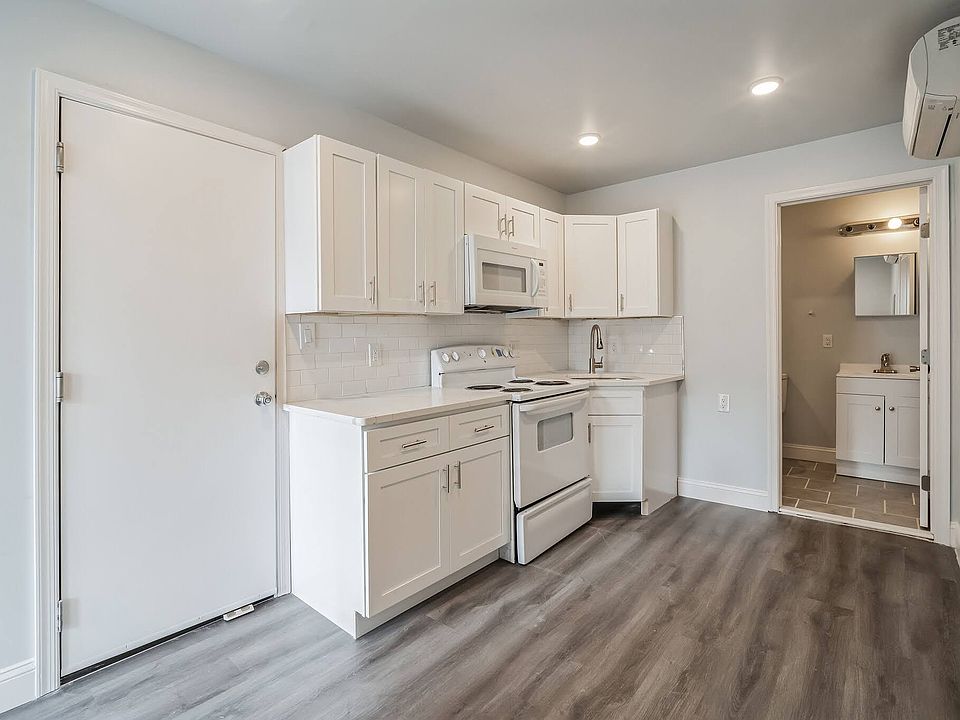 1st image of 406 N 52nd St #2B