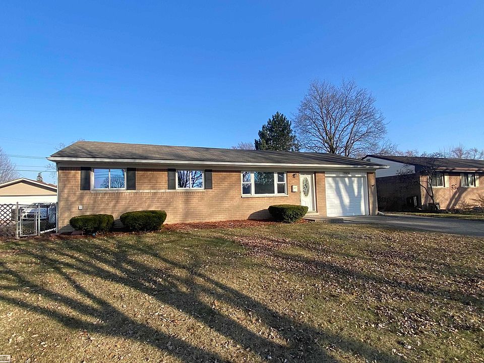 1st image of 39450 Roslyn Dr