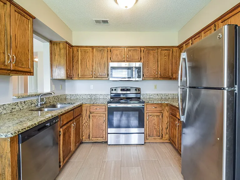 7341 Lee Ann Dr — Photo 7