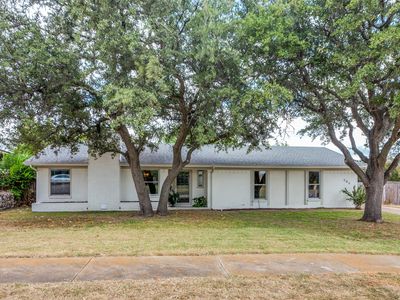 304 Lansford Ct, Benbrook, TX, 76126