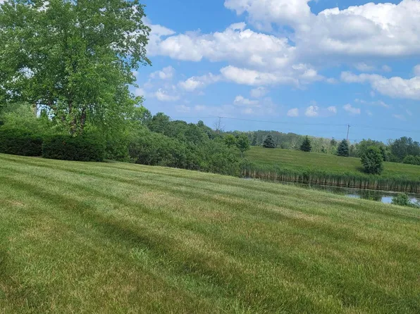 2097 WILLOW POND WAY, Grafton, WI 53024