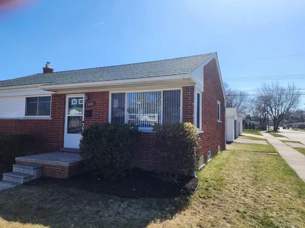 23000 Port St, Saint Clair Shores, MI 48082