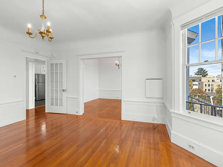 1166 S Van Ness Ave #5 — Photo 4