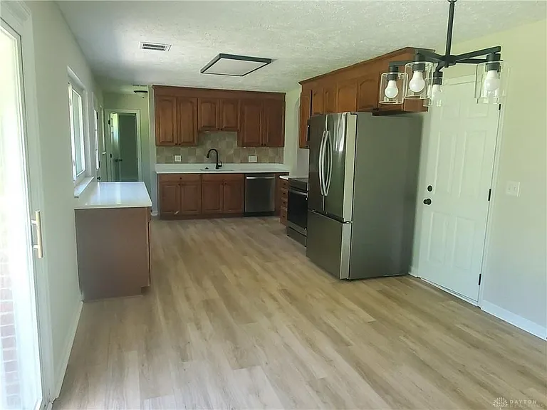 3833 Pobst Dr — Photo 7
