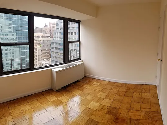 Rented by Manhattan Apartment Organization | media 34