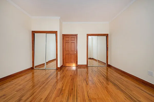 Rented by Perry Associates NYC Inc | media 4