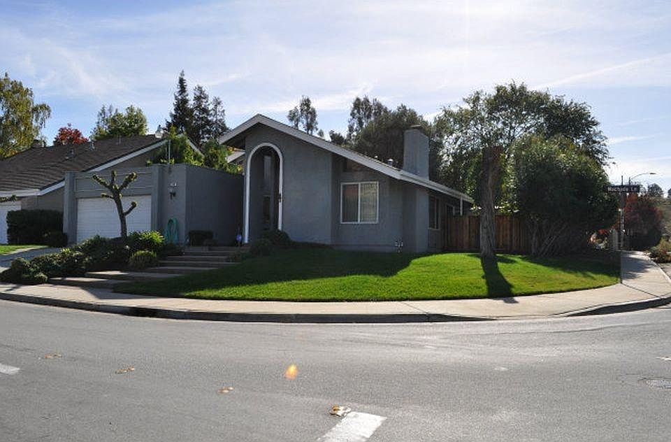 2nd image of 1051 Machado Ln