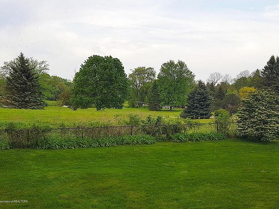 3rd image of 5670 Lochwoode Ct