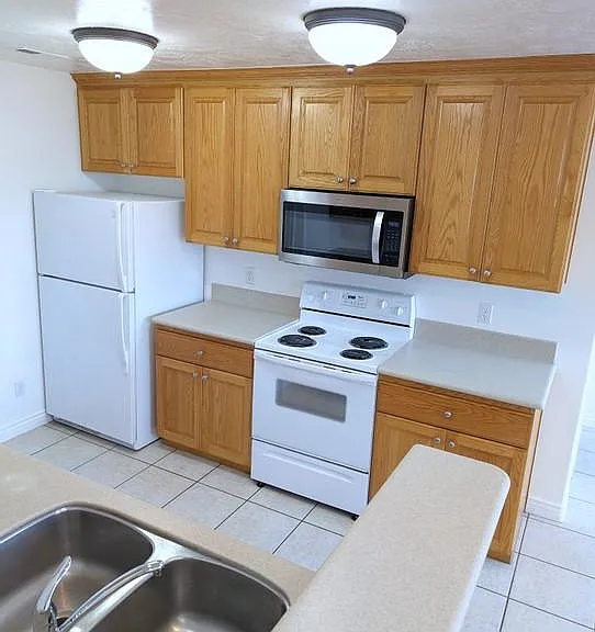 272 W 400 N — Photo 10