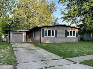 1728 SW Kent Pl, Topeka, KS 66604