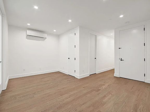 5th image of 2909 Albemarle Rd #4T