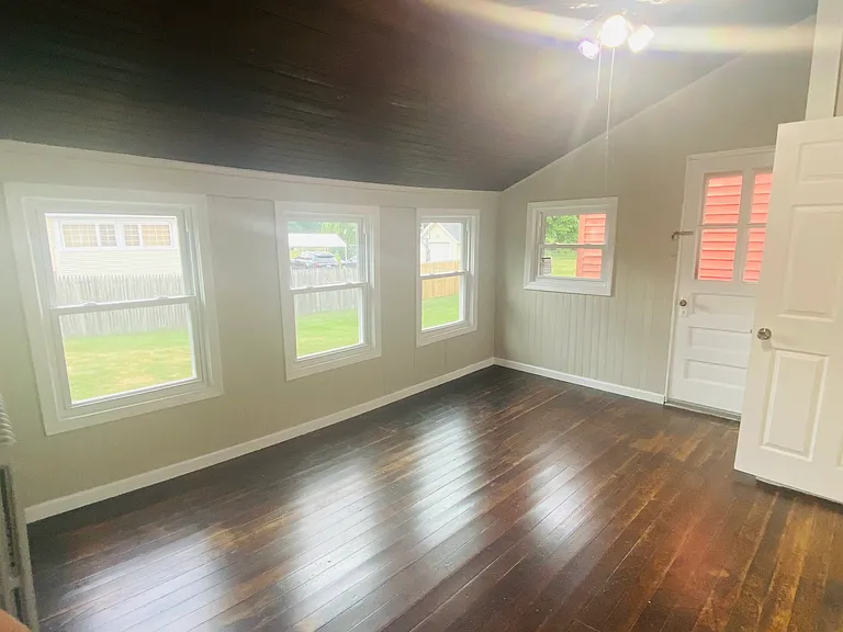 860 Windsor Ave #1 — Photo 13
