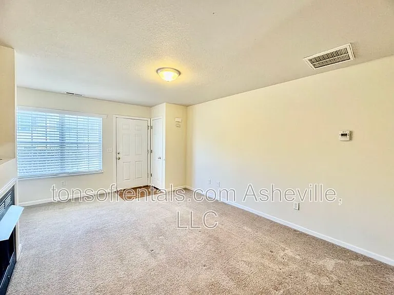 85 Farington Cir — Photo 4