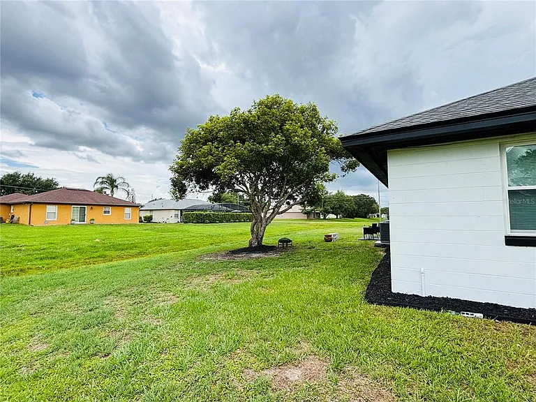 504 Blackbird Ln — Photo 4