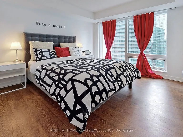 10 York St #2203 — Photo 19