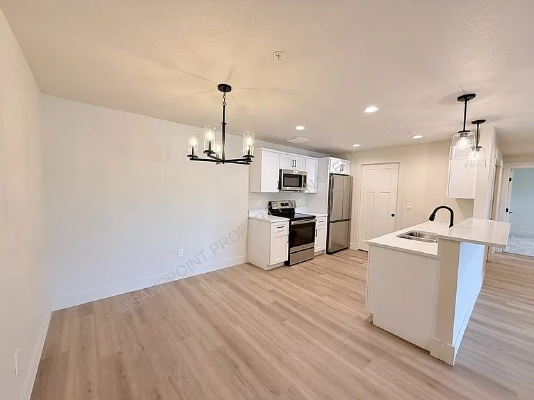 424 S Olive Ave #202 — Photo 19