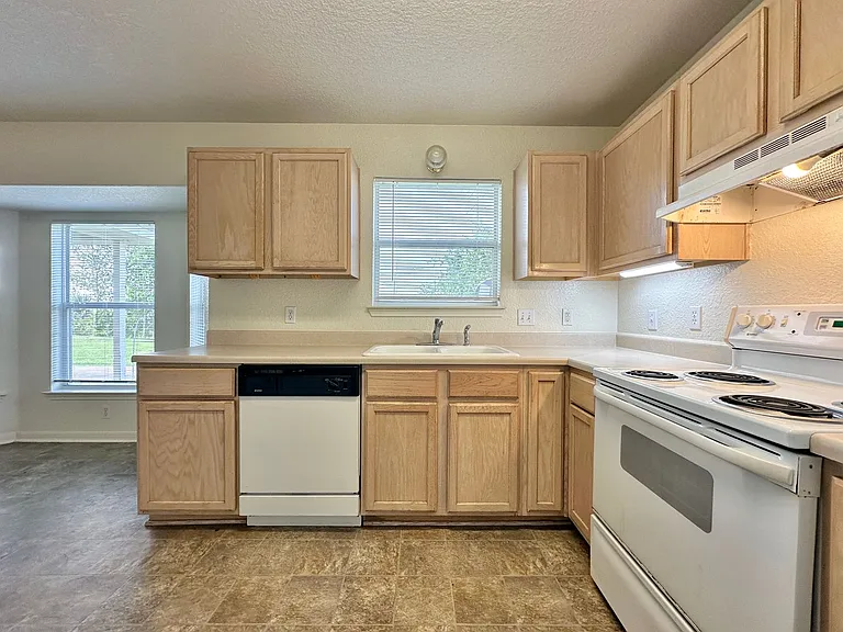 2508 Edgefield St — Photo 10