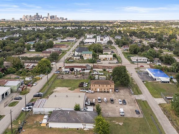 3rd image of 6920 Winton St