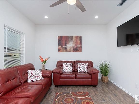 2nd image of 2226 Summit Rd APT B