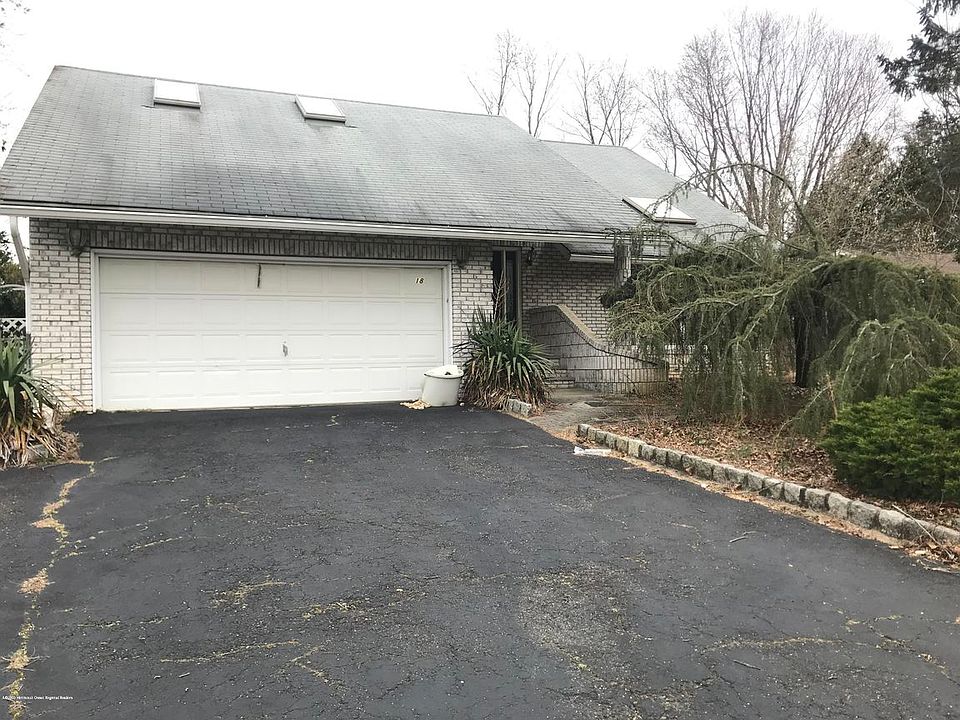 2nd image of 18 Hillside Rd