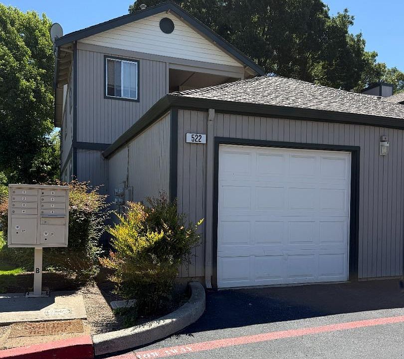 1st image of 522 Lancaster Ln