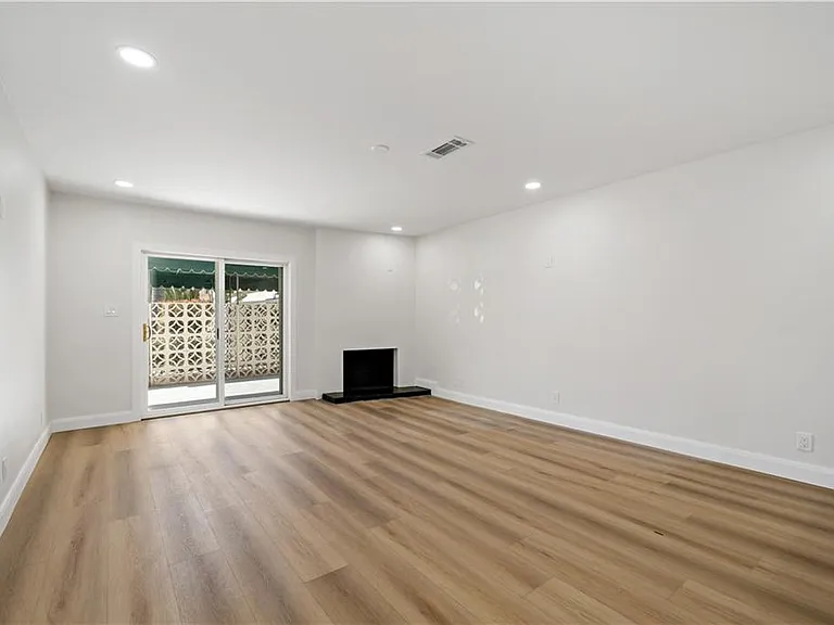 1360 Shadow Ln #M — Photo 11