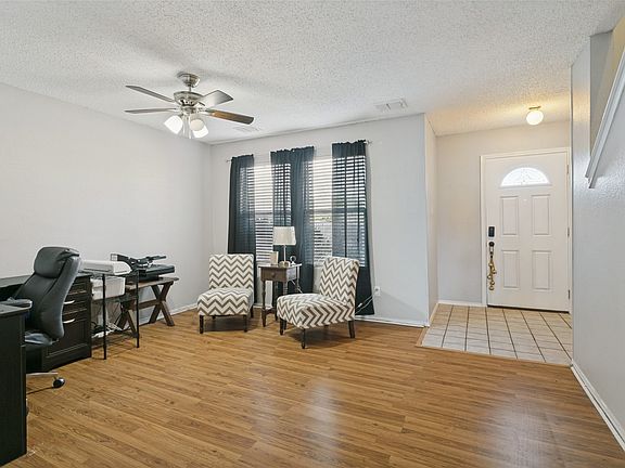 3rd image of 3925 Stonewick Ct