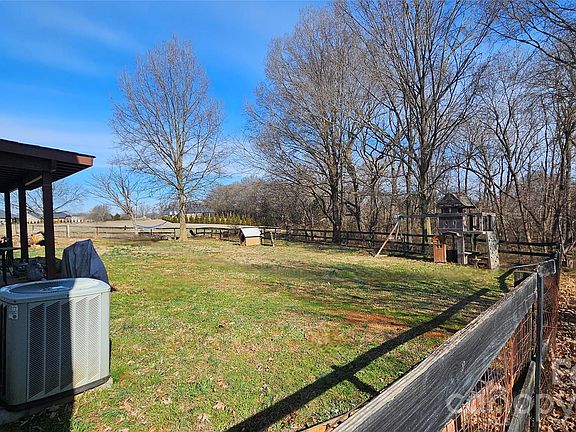 5th image of 2907 New Salem Rd