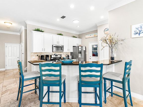3rd image of 4430 Ocean View Dr