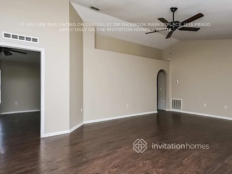 17037 Holmby Ct — Photo 7