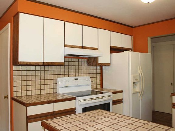 4th image of 3067 Bonita Dr SE