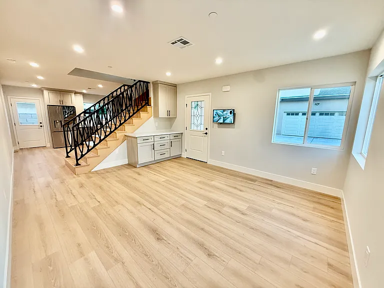 5607 N Muscatel Ave — Photo 3