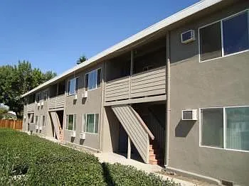 402 N Fair Oaks Ave — Photo 17