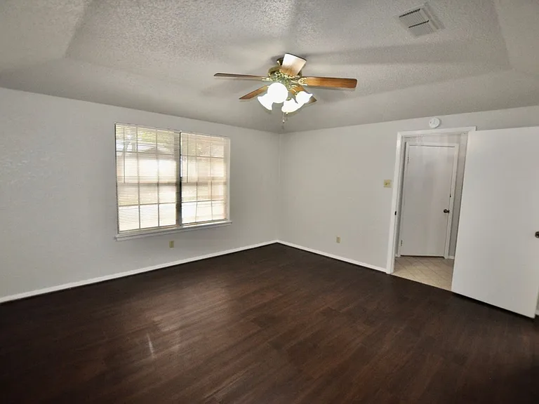 103 Kenshire Ct — Photo 9