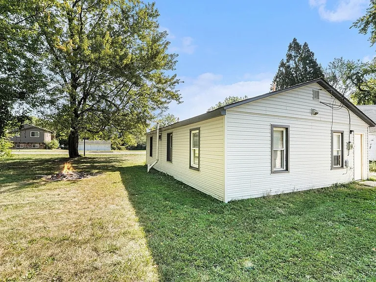 170 Kansas Ave — Photo 15