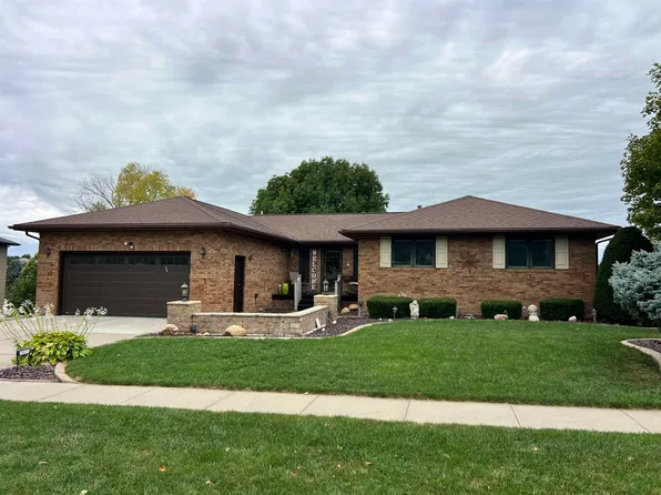 1617 E Berry Hill Dr, Norfolk, NE 68701