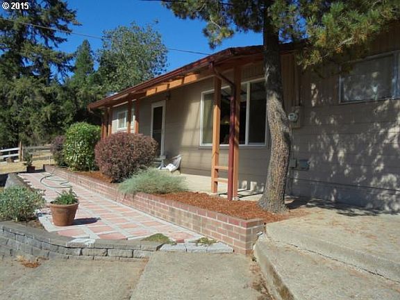 2nd image of 285 Rosewood Dr