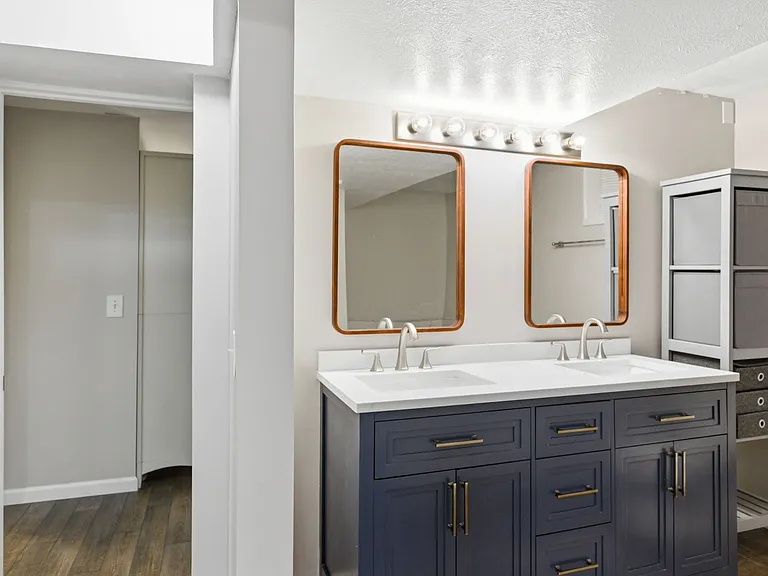 1204 Forest Ct — Photo 25