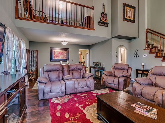 5th image of 1616 Woodcreek Ct