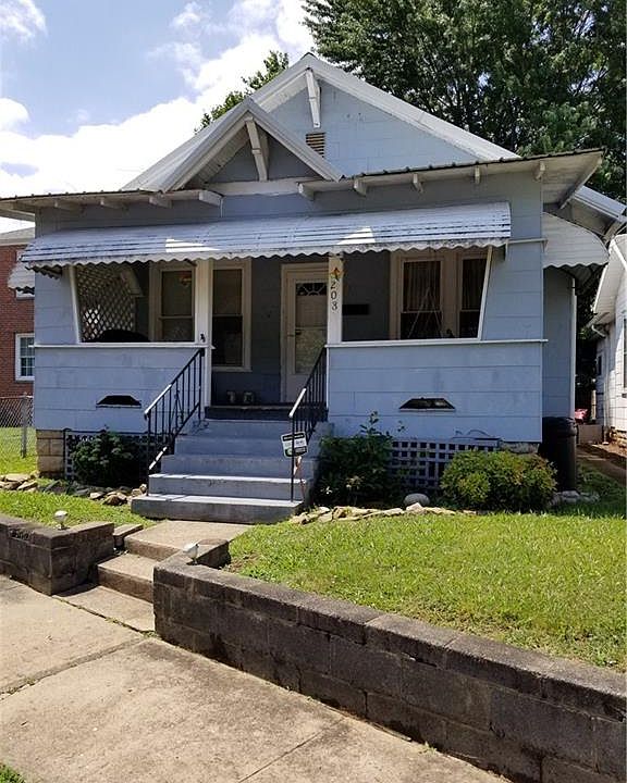1st image of 208 Lovell Dr