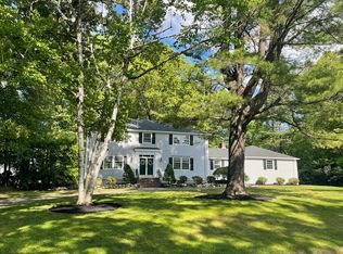 5 Landau Ln, Andover, MA 01810