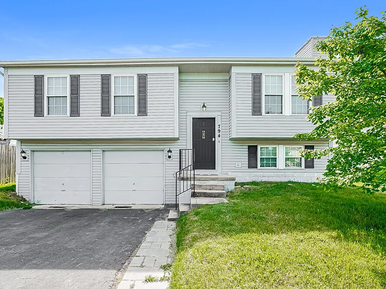 794 Wallinger Dr — Photo 1