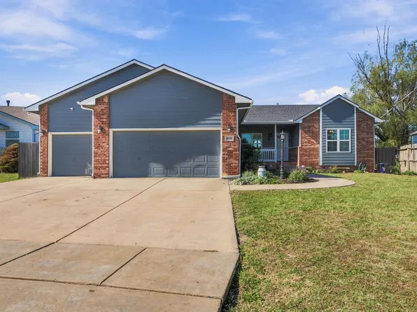 1919 N Country Walk Ln, Mulvane, KS 67110