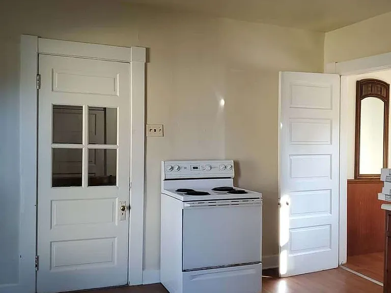 536 Saint Paul Ave — Photo 5