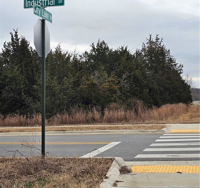 1st image of S City Lake Rd