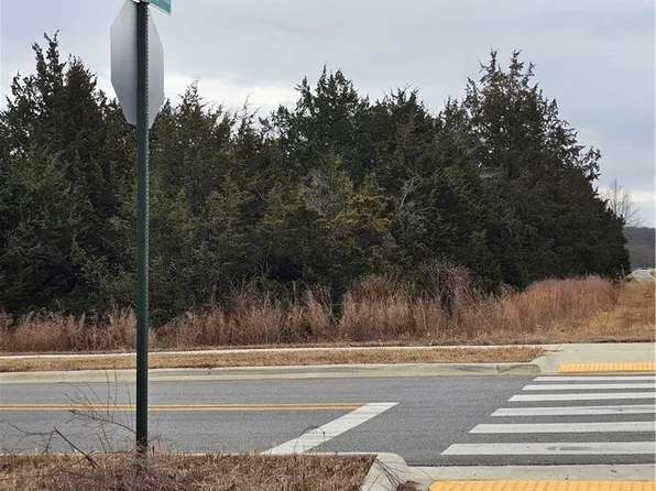 S City Lake Rd, Fayetteville, AR 72701