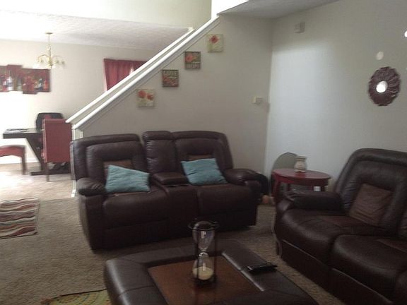 2nd image of 4929 Lewiston Dr