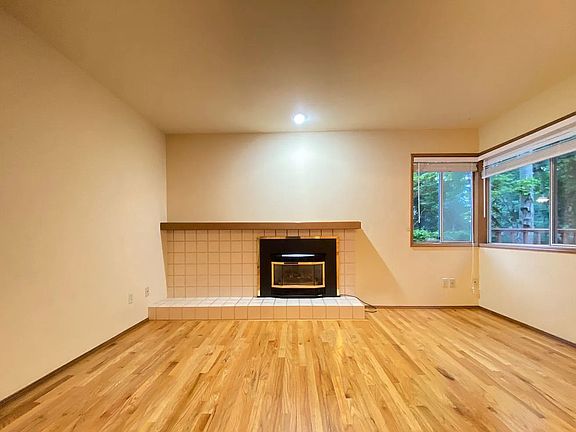 3rd image of 3807 242nd Ave SE #1